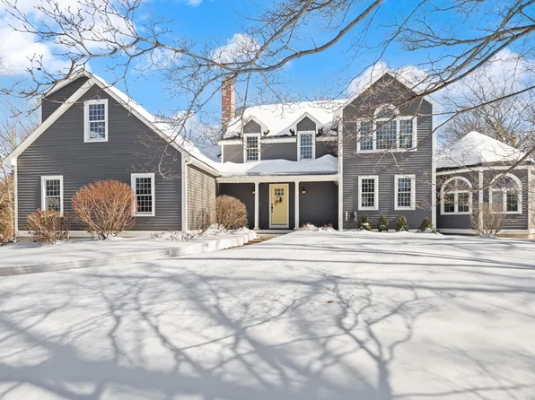 10 Follett Dr, Wrentham, MA 02093