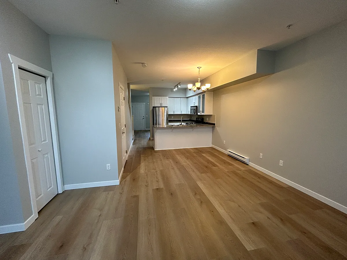 Building Photo - 13958 108th Ave #211