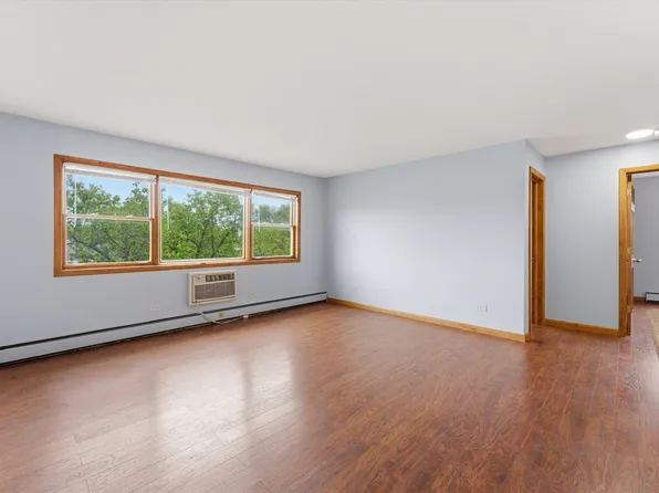7727 43rd St APT 1C, Lyons, IL 60534