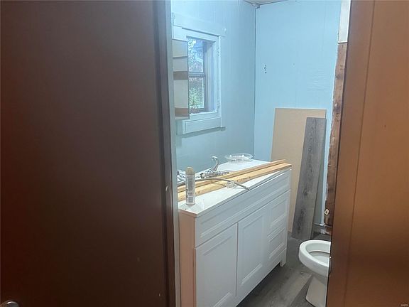 5th image of 319 Lentz Ln