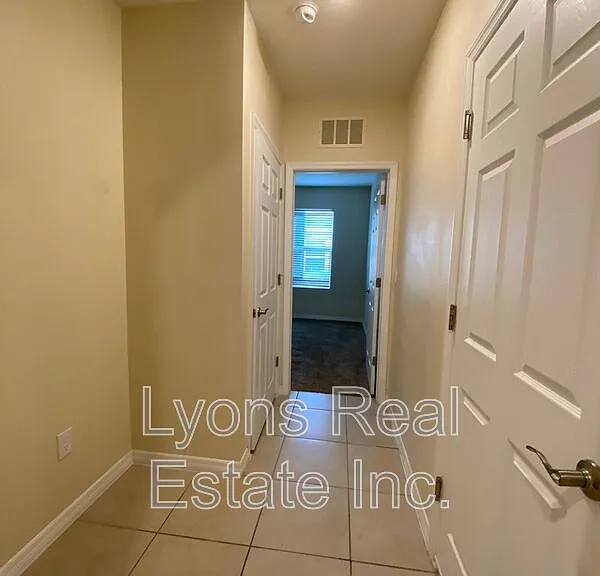 111 NW 9th St — Photo 14