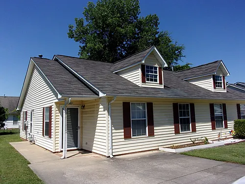 1067 Farm Pond Ln Photo 1