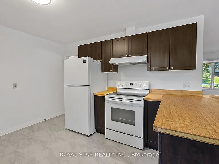 10 Delong Dr — Photo 21