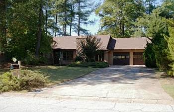 1st image of 2643 Peachtree Pl