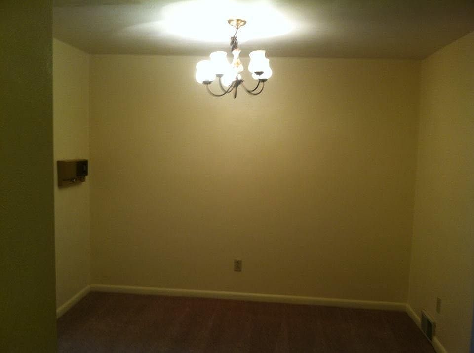 2nd image of 605 Woodmere Dr APT 1