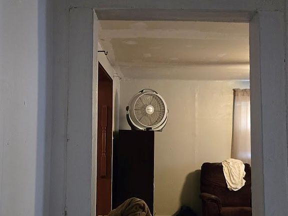4th image of 6912 Carver Ave