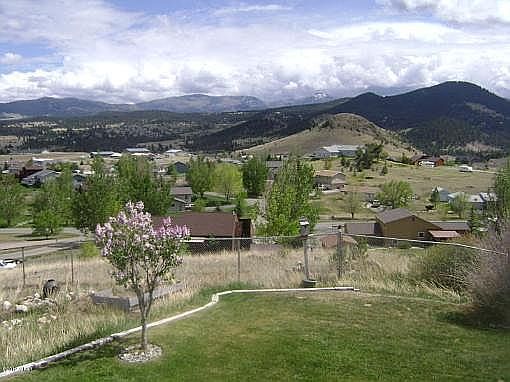 3rd image of 15 Hilltop Dr