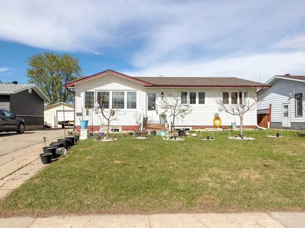 34 NW Biggs Ave, Wood Buffalo, AB T9H 1M1