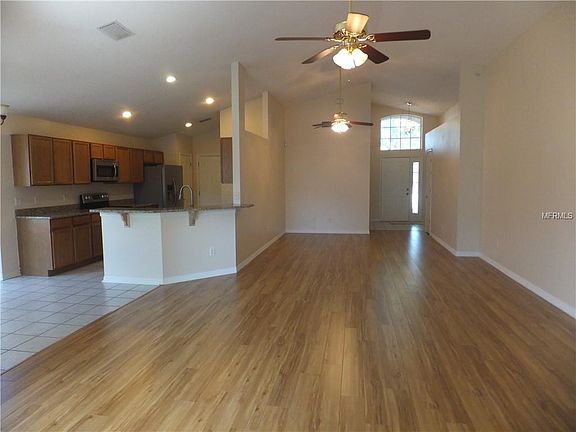 3rd image of 14142 Sunriver Ave