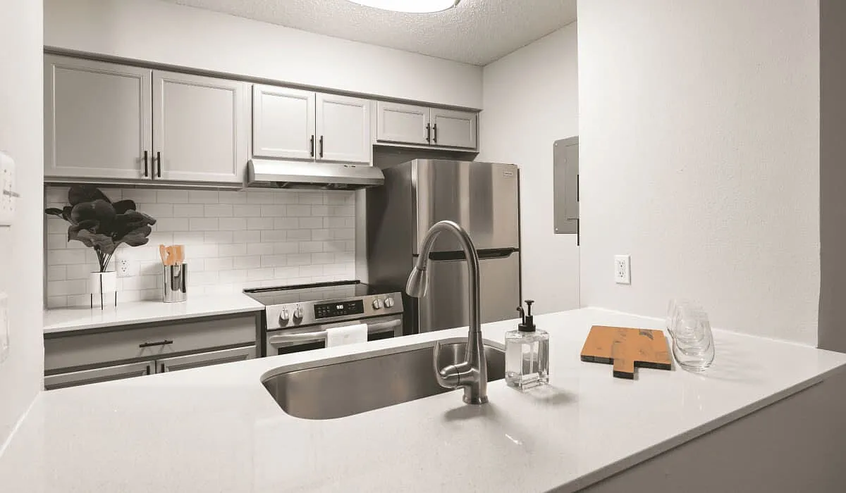 Decker Apartment Homes — Photo 1