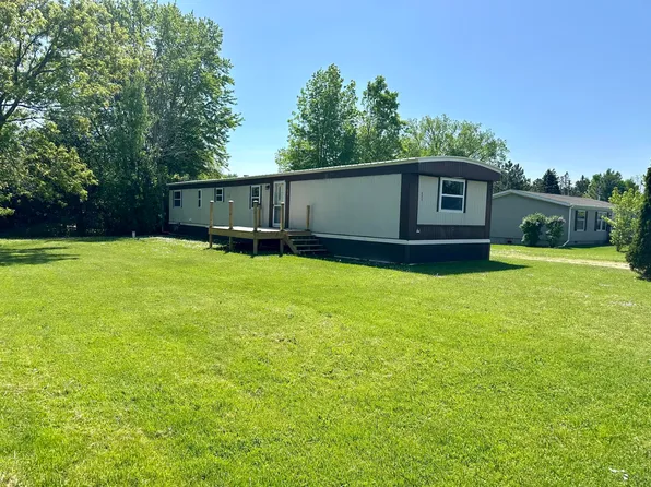 201 S Loxley Rd, Houghton Lake Heights, MI 48630