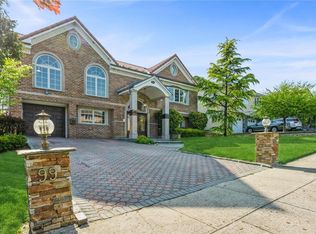 99 Executive Dr, New Hyde Park, NY 11040