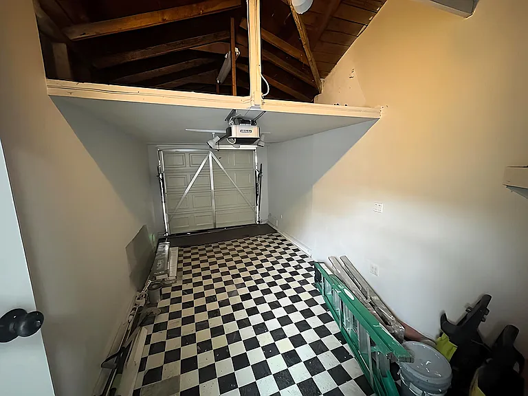 2416 Boone Ave — Photo 17