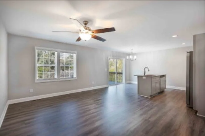 3 bed, 2.5 bath, 1578 sqft, $1,800 — Photo 3