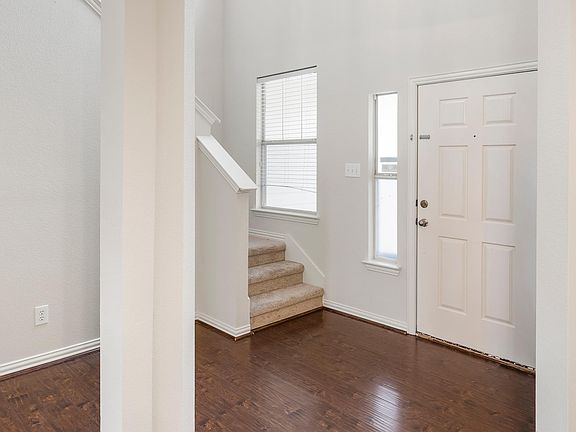 3rd image of 10015 Pinecrest Dr