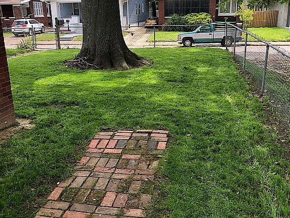 4th image of 1012 Bayard Park Dr