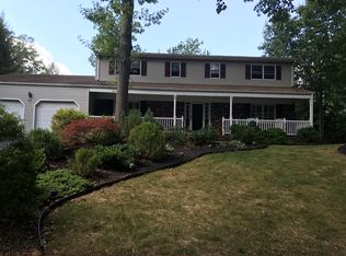 16 Oak Crest Dr, East Brunswick, NJ 08816