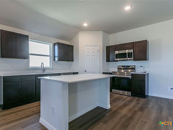 5th image of 3820 Poteet Ct