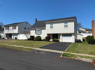 891 Greenwich Ln, Union, NJ 07083