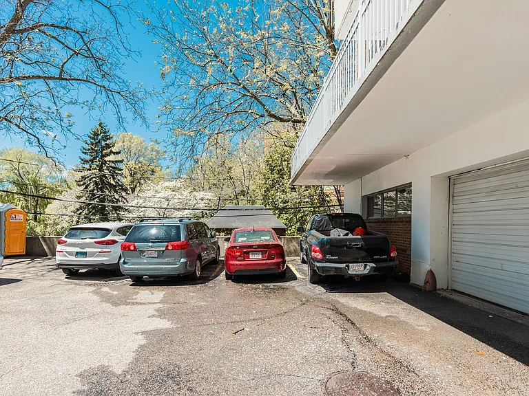 100 Marion St #23 — Photo 12