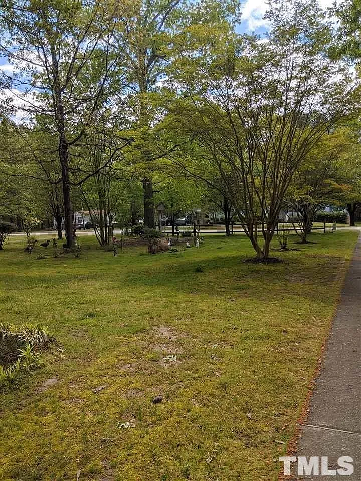 139 Green Drive — Photo 4