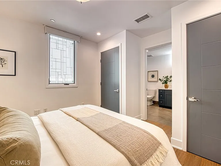 125 Hurlbut St #203 — Photo 23