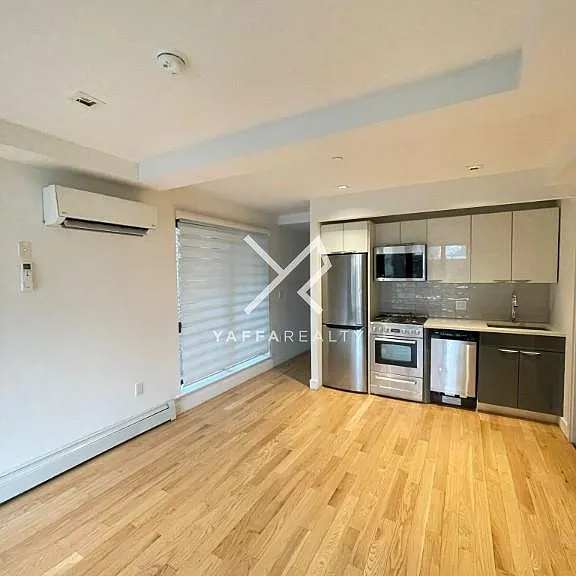 39 E 21st St #2A — Photo 2