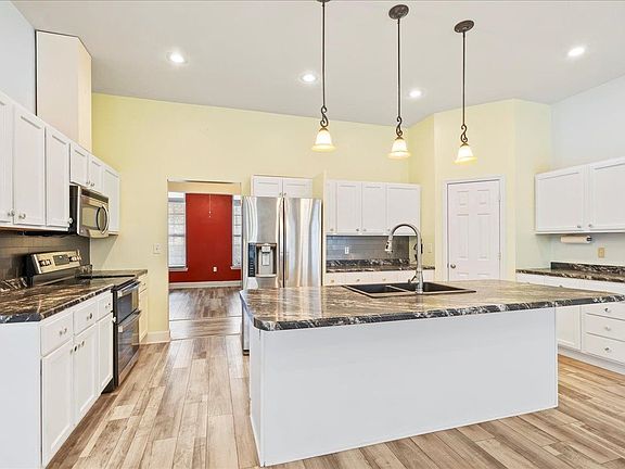 5th image of 15290 High Hills Cir