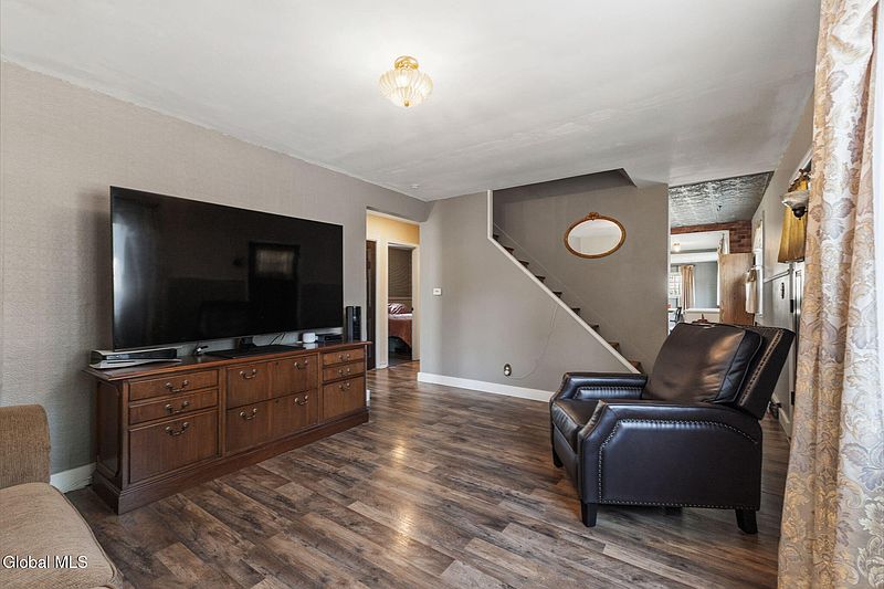 4th image of 1080 Alheim Drive