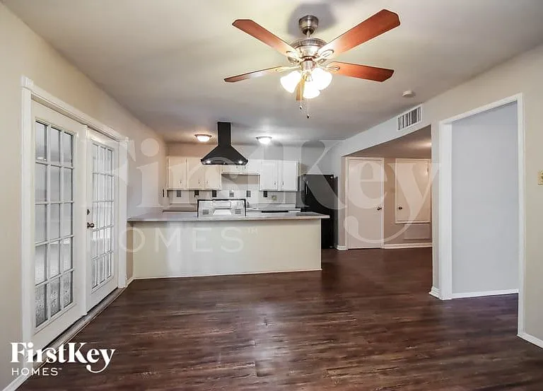 14658 Meyersville Dr — Photo 7