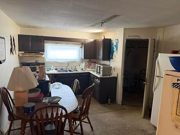 5th image of 915 Old Leonard Ave