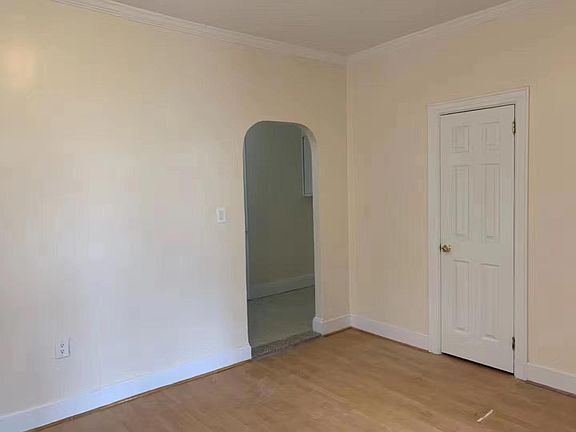 5th image of 1671 Benson Ave #2