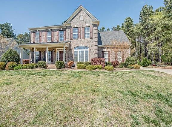 3rd image of 224 Silvercliff Dr
