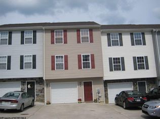 142 Eagle Dr, Maidsville, WV