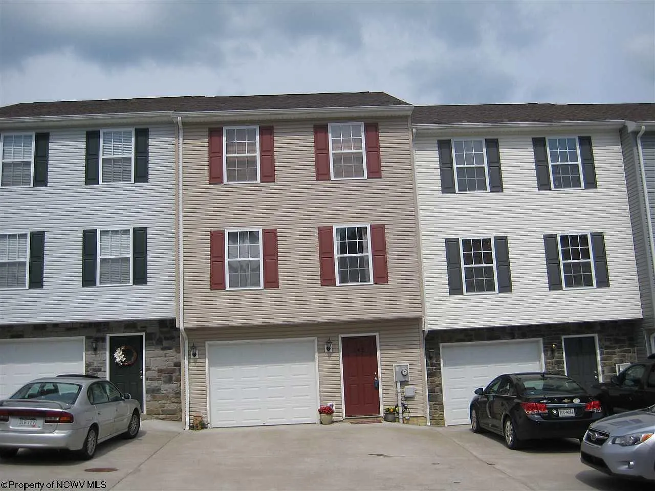 142 Eagle Dr photo 1
