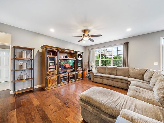 5th image of 1169 Woodridge Dr #A