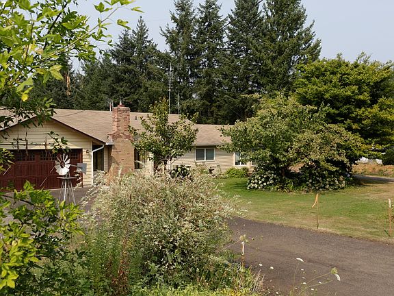 2nd image of 15810 NE 96th St