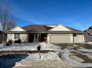 1204 W 17th St, Yankton, SD 57078