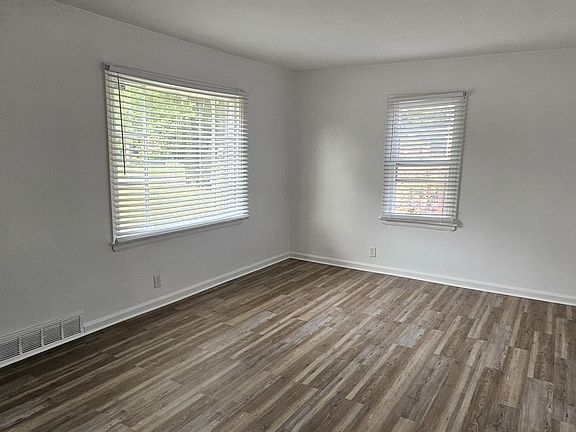 4th image of 319 Melrose Ave