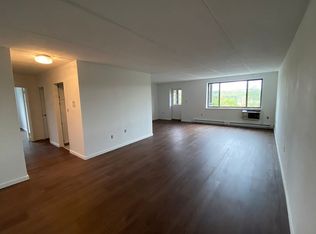 160 Academy St APT 6E, Poughkeepsie, NY 12601