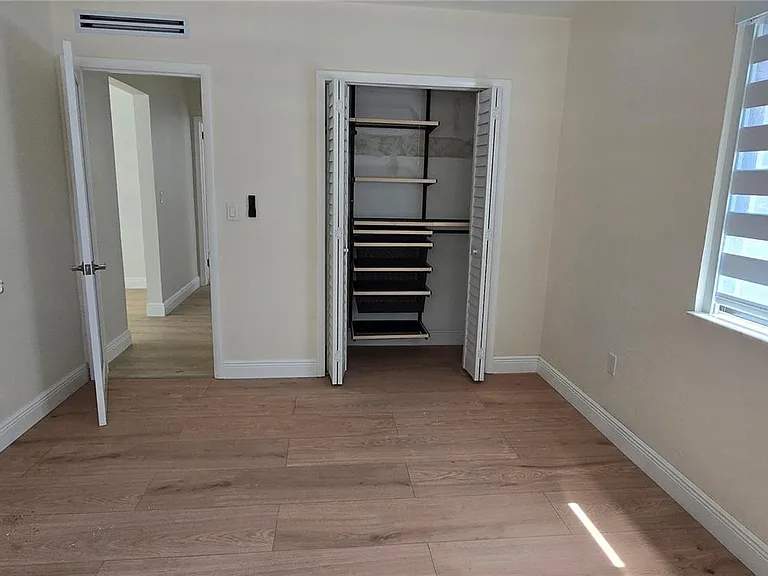 2731 SW 29th Ave — Photo 13