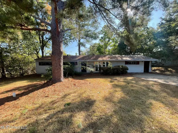 2764 Woodside Dr, Jackson, MS 39204