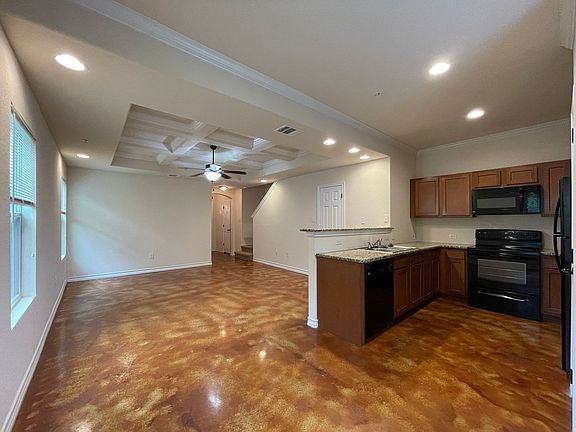 3rd image of 6323 Melanzane Ave #1