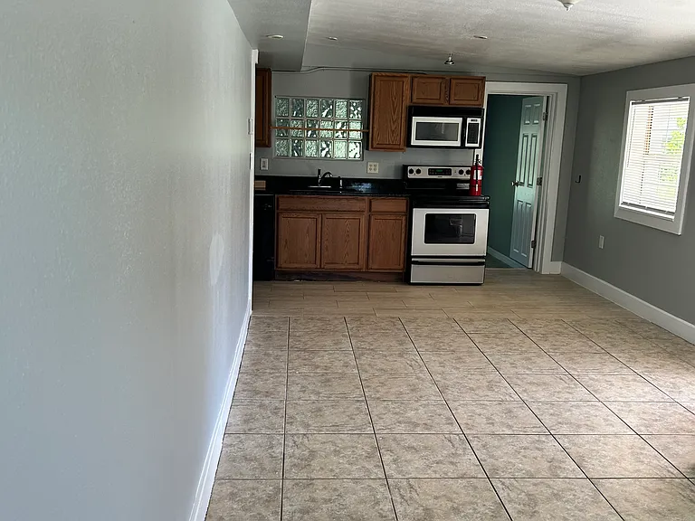 2310 Wood St — Photo 4