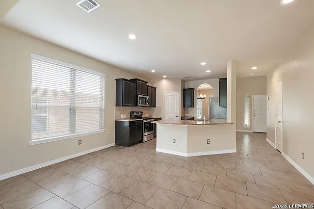 4 bed, 2.5 bath, 2382 sqft, $2,200 — Photo 3