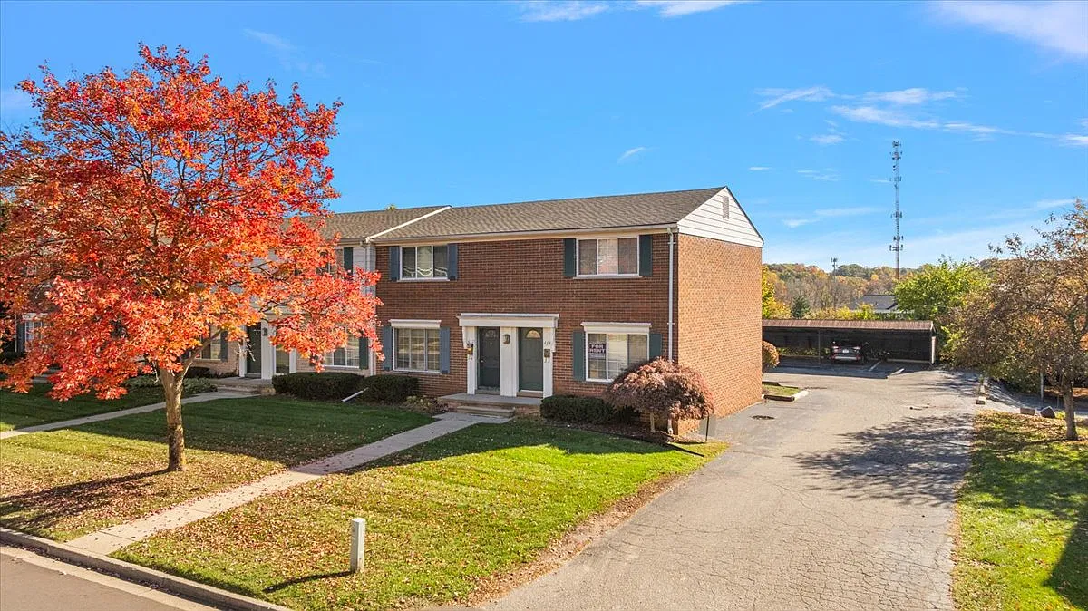 2 bed, 1.5 bath, 946 sqft, $2,000 — Photo 3