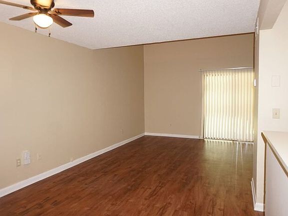 2nd image of 8419 Pineverde Ln