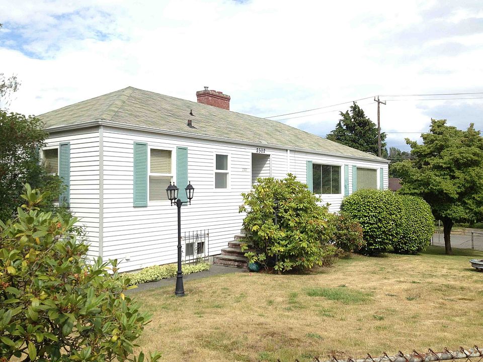 2nd image of 2302 NE 80th St