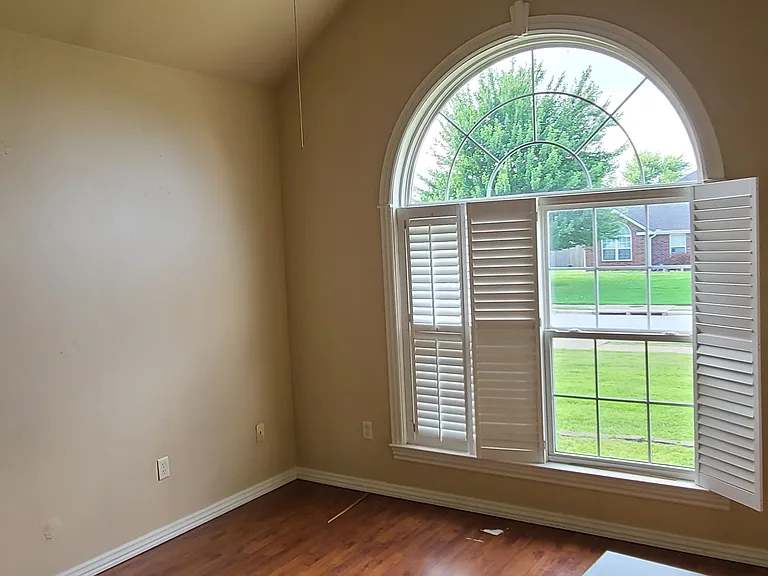 823 Palisades Ave — Photo 6