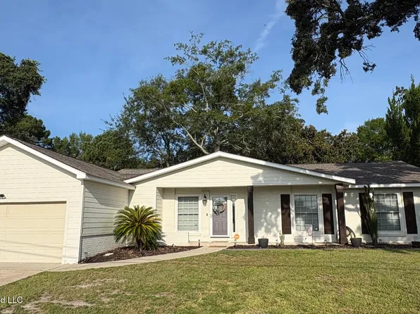33 Woodbine Dr, Gulfport, MS 39507